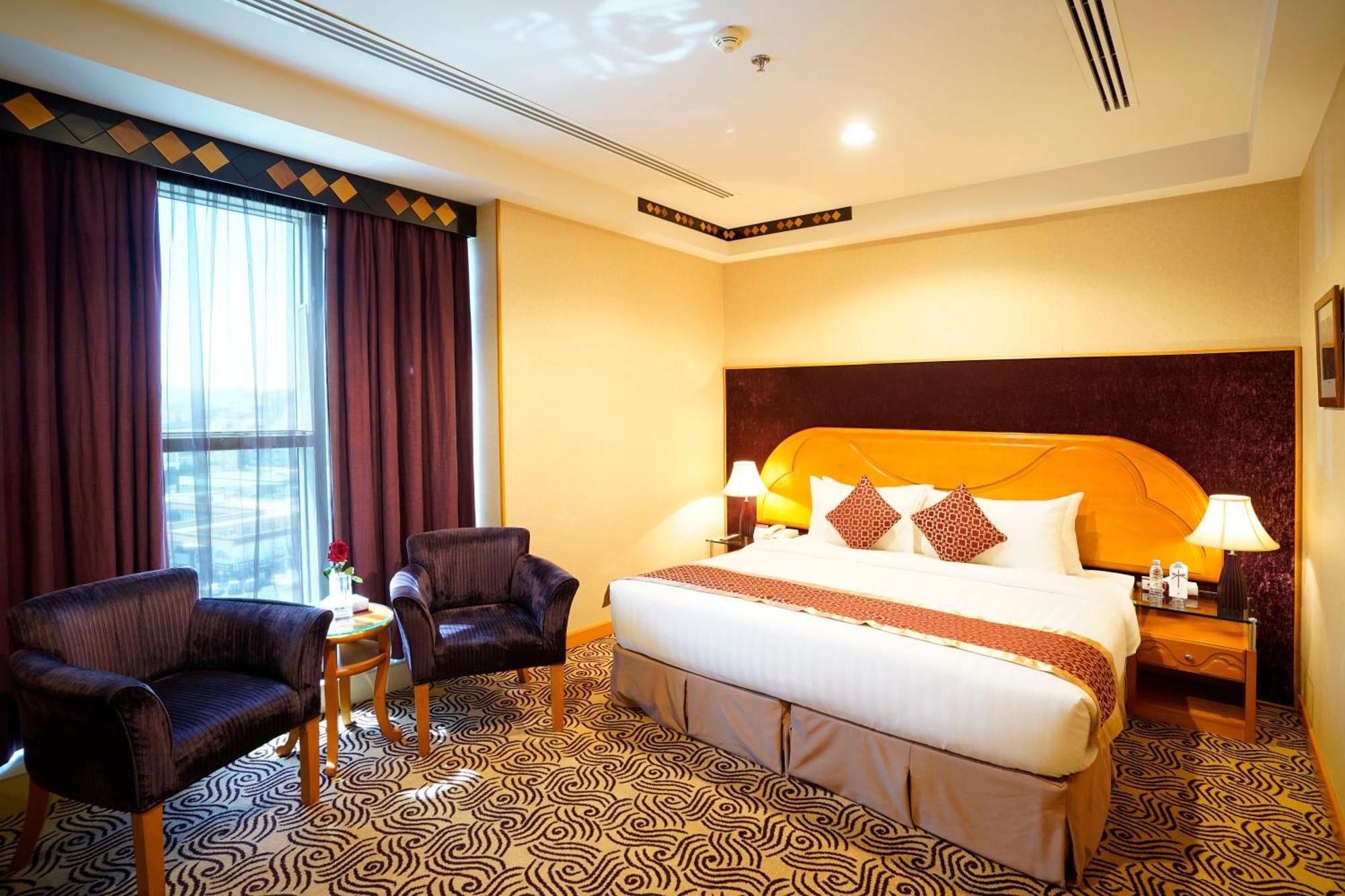 Awaliv International Hotel Ta'if Zimmer foto A room at the hotel