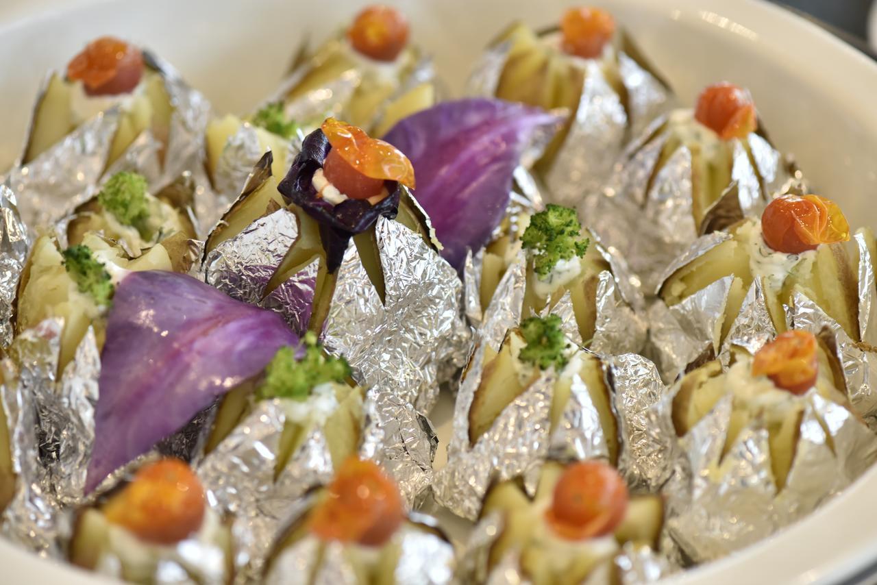 Awaliv International Hotel Ta'if Exterior foto Indian sweets