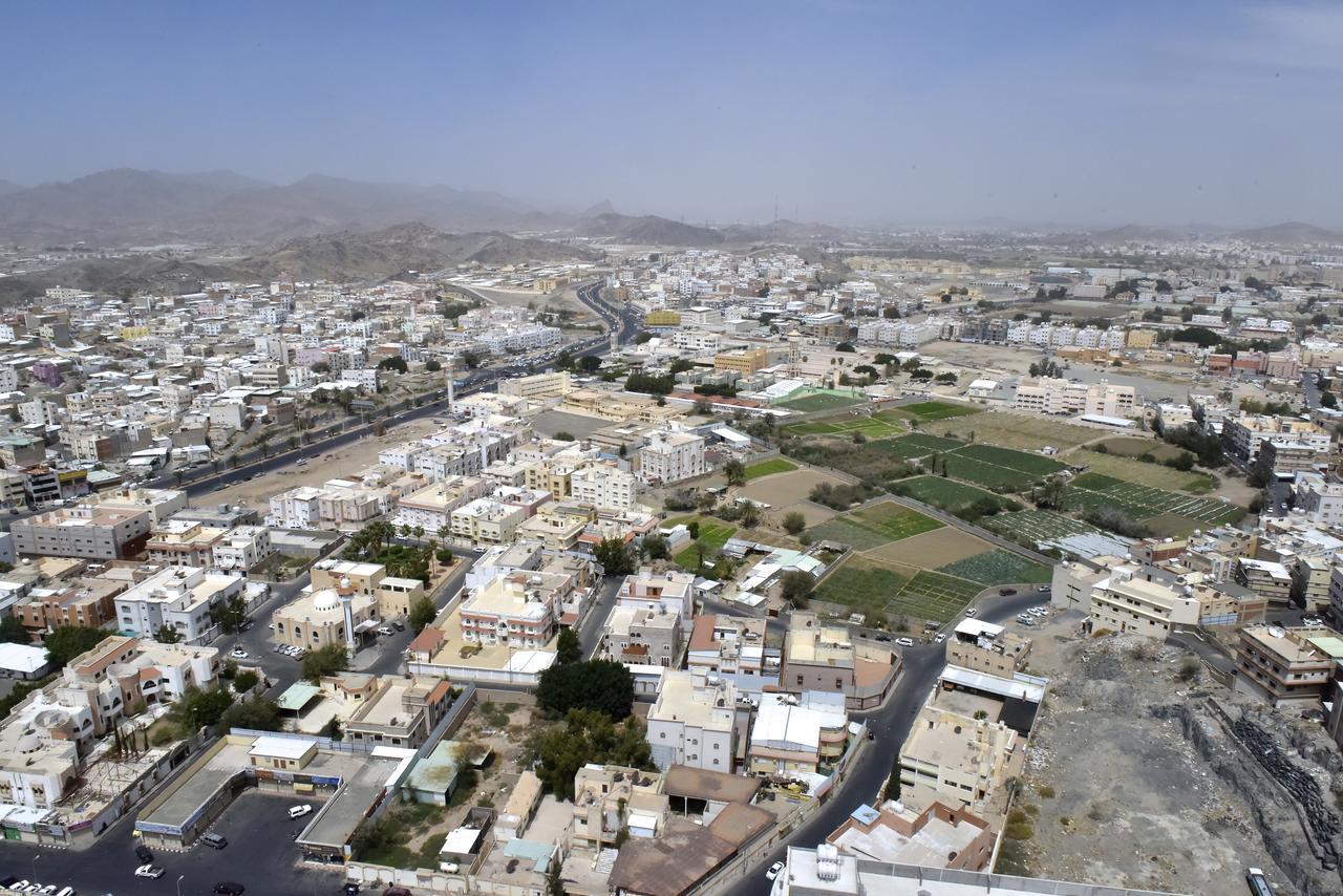 Awaliv International Hotel Ta'if Exterior foto Aerial view of the city